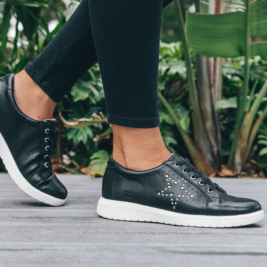 Lifestyle image for Basha Casual Sneaker - Black