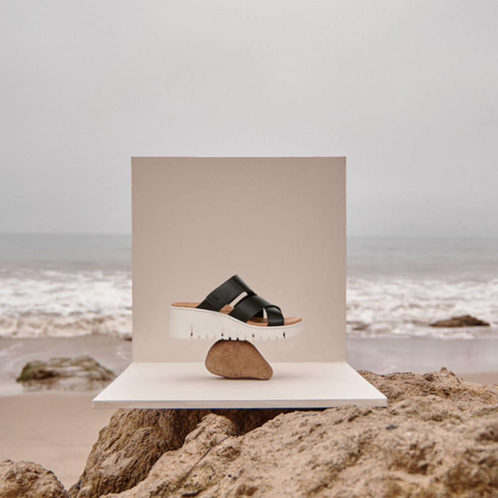 Uptown Sunset Wedge - Black Tumbled