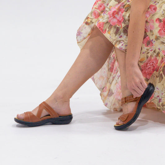 Lifestyle image for Rio Slide - Onyx/Black Lizard