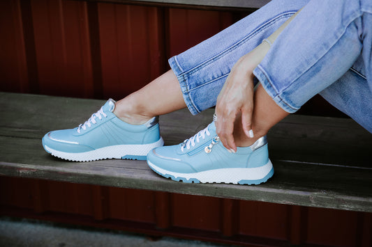 Lifestyle image for Sapporo Sneaker - Blue
